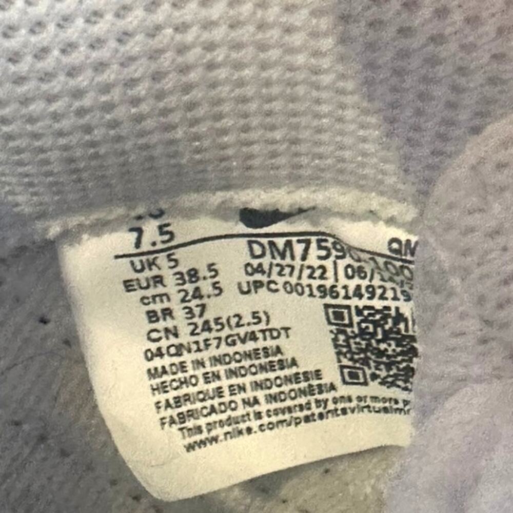 Nike - Court Legacy Lift Sneakers - Size 7.5W - Picture 4 of 9